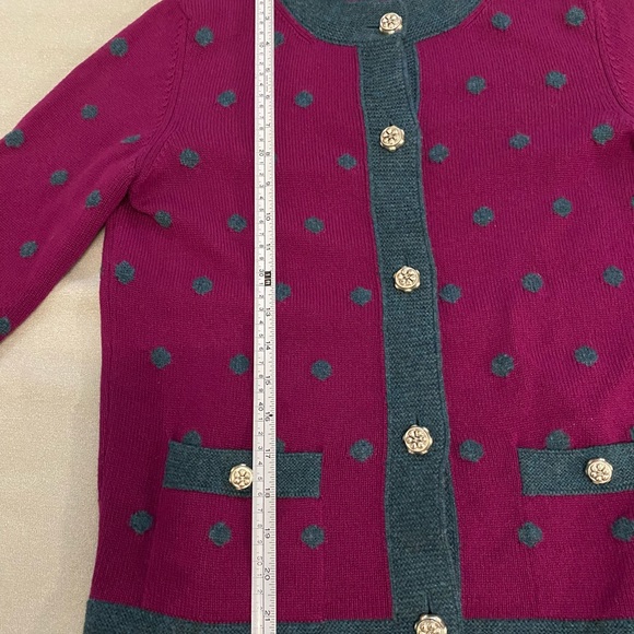 Authentic Chanel vintage cardigan - Picture 9 of 9